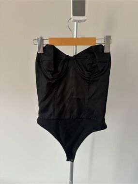 H:ours Black Strapless Bustier Bodysuit